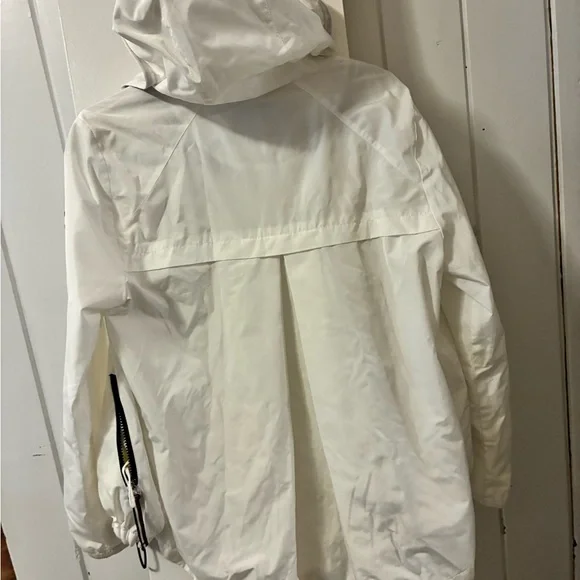 Tommy Hilfiger White Hooded Vintage Shell rain Jacket with Signature Trim - Picture 2 of 8